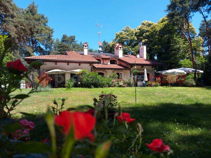 Casa con 6 locali in vendita in via lazzaretto, Centro, Borgo Ticino