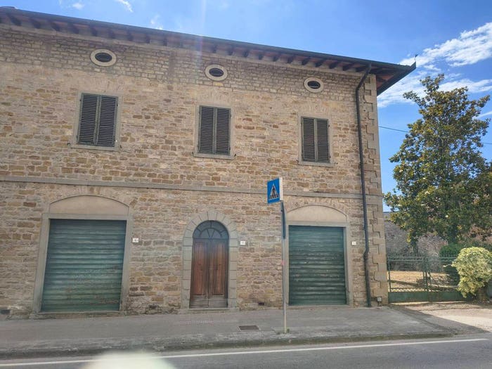 Casa con 6 locali in vendita in Centro, Poppi