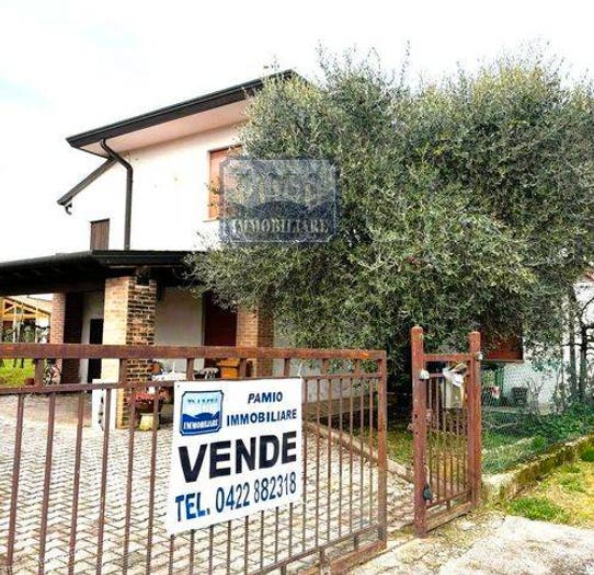 Casa con 6 locali in vendita in Centro, Nervesa della Battaglia