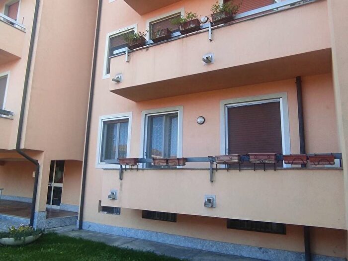 Appartamento trilocale in vendita in Via Ugo Foscolo, Centro, Sant'Angelo Lodigiano