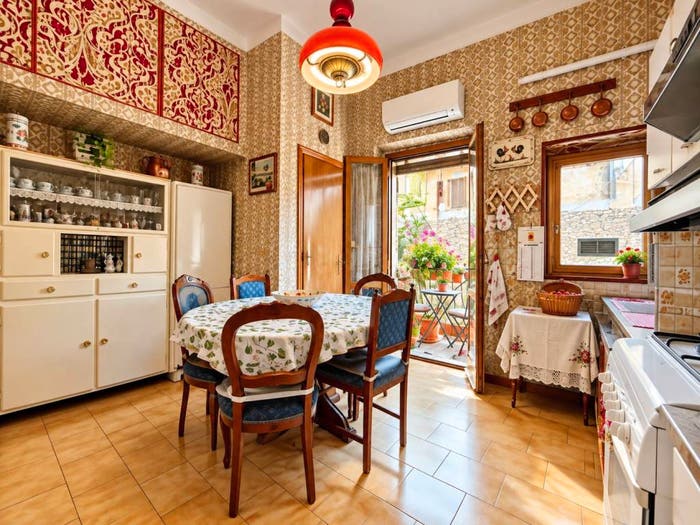 Appartamento quadrilocale in vendita in Piazza d'Ognissanti, Borgo Ognissanti Il Prato, Firenze