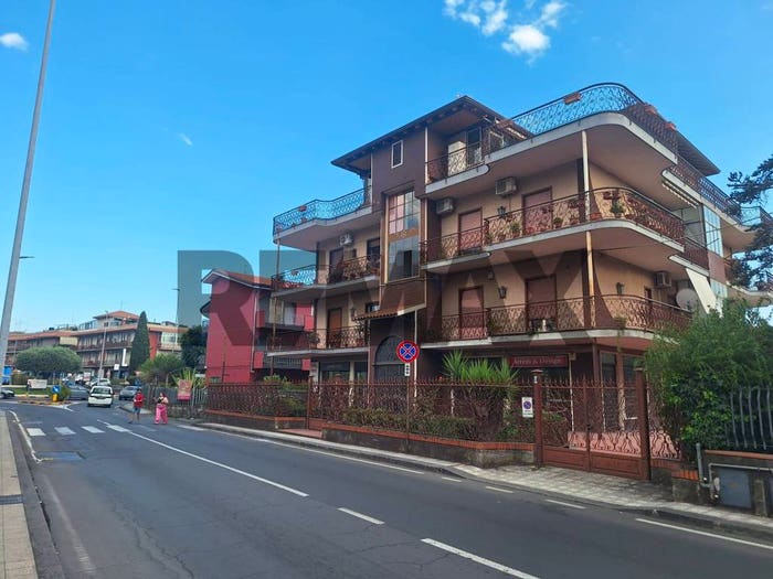 Casa con 6 locali in vendita in Via Tremestieri, Centro, Mascalucia