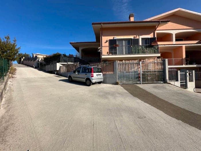 Casa con 6 locali in vendita in via gabriele d'annunzio, Centro, Poggio Moiano