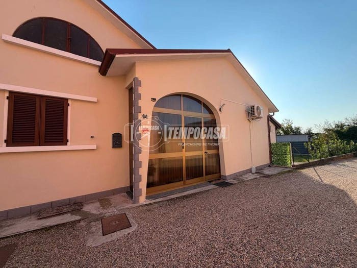 Casa quadrilocale in vendita in Via Voghera, Centro, Sannazzaro de' Burgondi