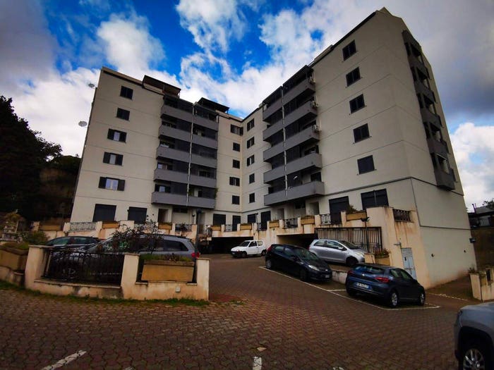 Appartamento quadrilocale in vendita in Via Sandro Pertini, Annunziata Alta, Messina