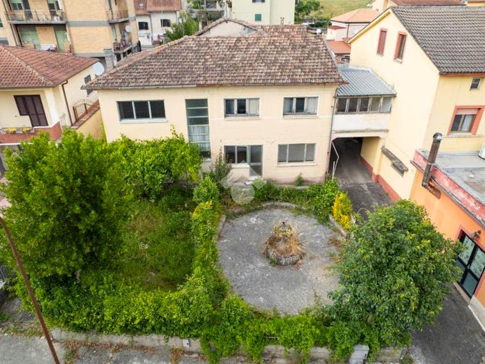 Casa con 6 locali in vendita in Via Caio Ponzio, Atina Inferiore, Atina