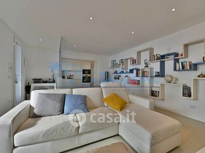 Appartamento quadrilocale in vendita in Via dei Pini d'Aleppo, Sant'Ambrogio, Varazze