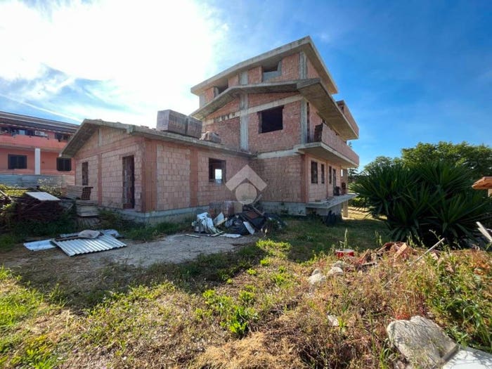 Casa con 6 locali in vendita in Via Giorgio Vasari, Pichini, Guidonia Montecelio