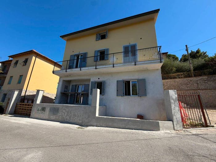 Appartamento trilocale in vendita in Via Fratelli Purgotti, Elce, Perugia