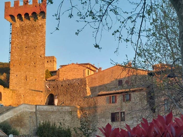Appartamento trilocale in vendita in Piazza Trento e Trieste, Centro, Passignano sul Trasimeno