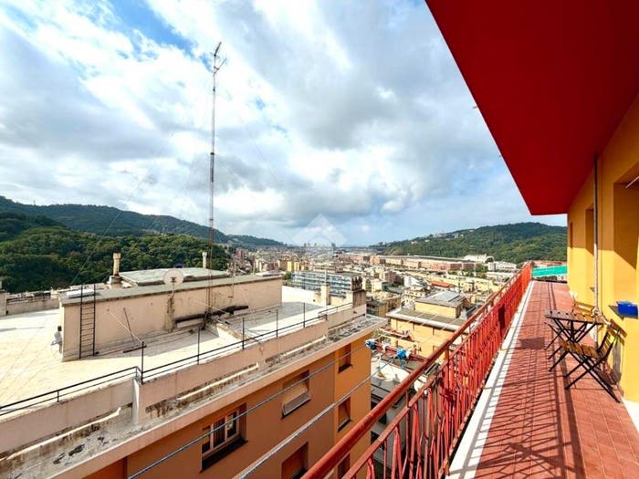 Appartamento quadrilocale in vendita in Via Pierino Negrotto Cambiaso, Rivarolo, Genova
