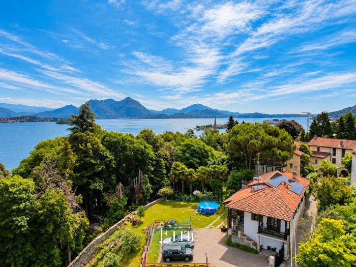 Casa con 6 locali in vendita in Via Molini, Centro, Baveno