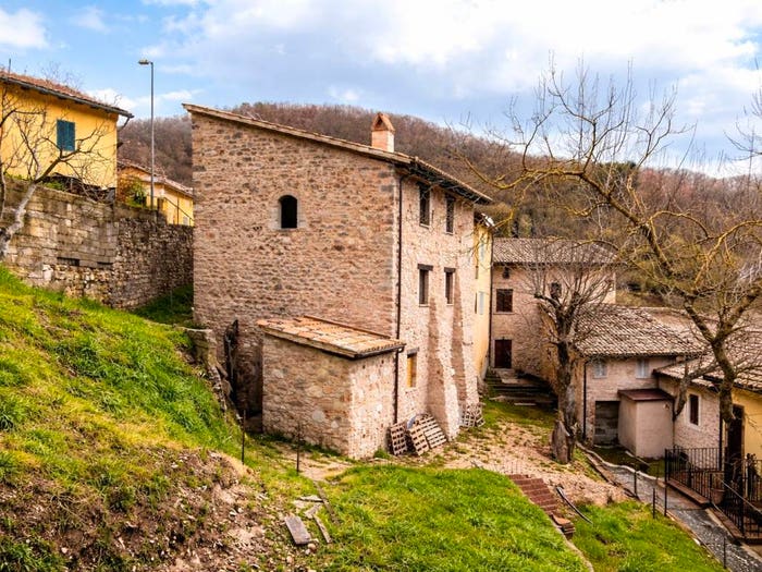 Casa quadrilocale in vendita in Via del Castello, Sant'Eraclio Case Vecchie, Foligno
