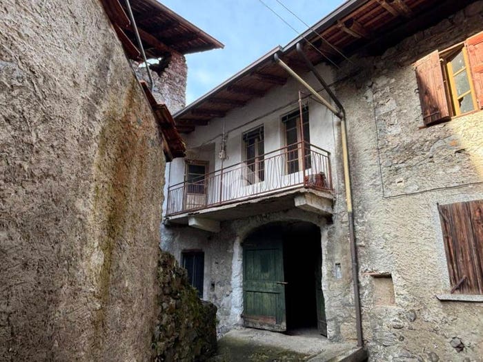 Casa quadrilocale in vendita in Via S Obizio, Centro, Niardo