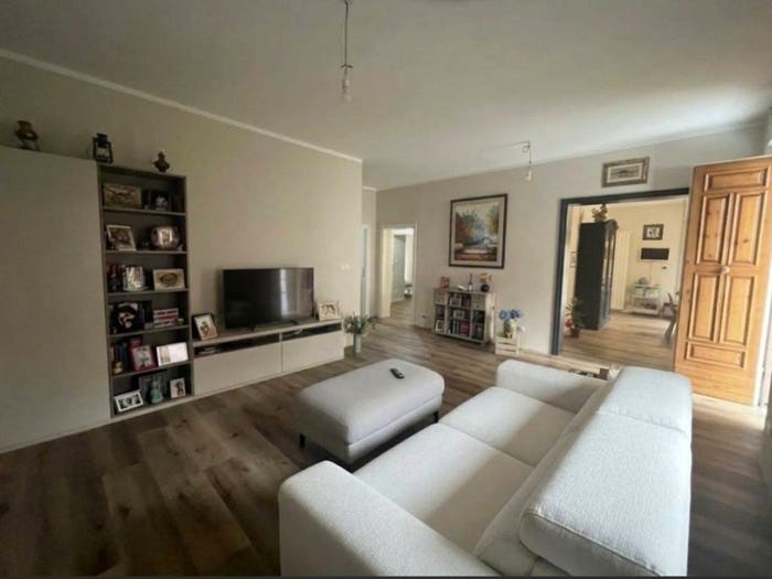 Appartamento con 6 locali in vendita in Via Giuseppe Romita, Stagno, Collesalvetti