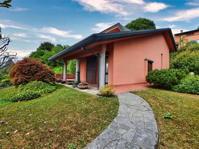 Casa con 6 locali in vendita in Capiago Intimiano Olmeda, Capiago Intimiano