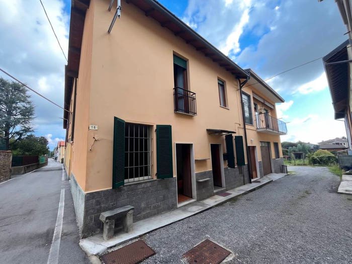 Appartamento quadrilocale in vendita in Via San Francesco d'Assisi, Ronco Briantino