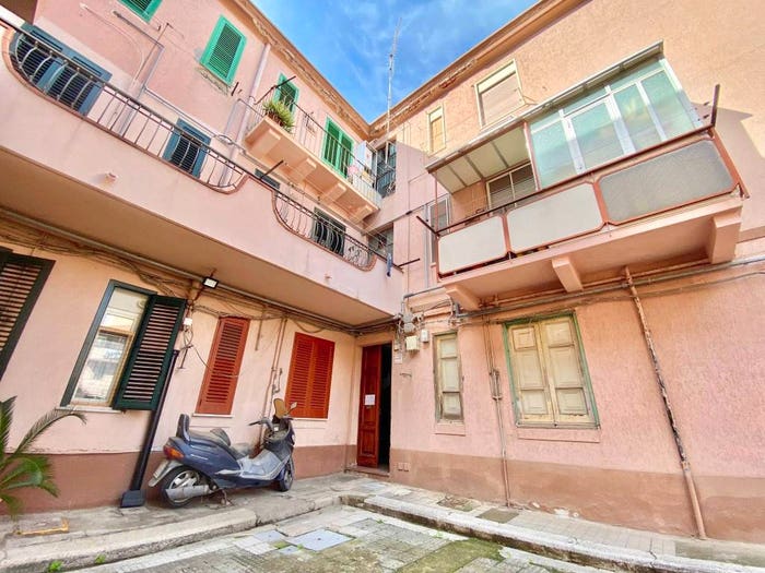 Appartamento bilocale in vendita in Via Napoli, Quartiere Americano, Messina