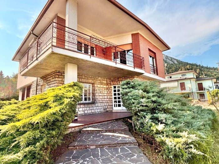 Casa con 6 locali in vendita in Via Giuseppe Giacosa, Sant'Eufemia Caionvico, Brescia