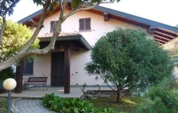 Appartamento con 6 locali in vendita in Frazione Cà Nova, Valgreghentino