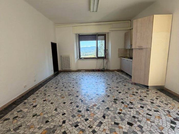 Appartamento trilocale in vendita in Viale Cavalieri di Malta, Centro, Magione