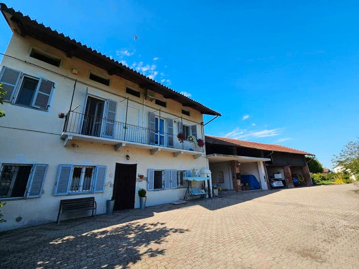 Casa con 5 locali in vendita in Strada Rabeto, Crescentino