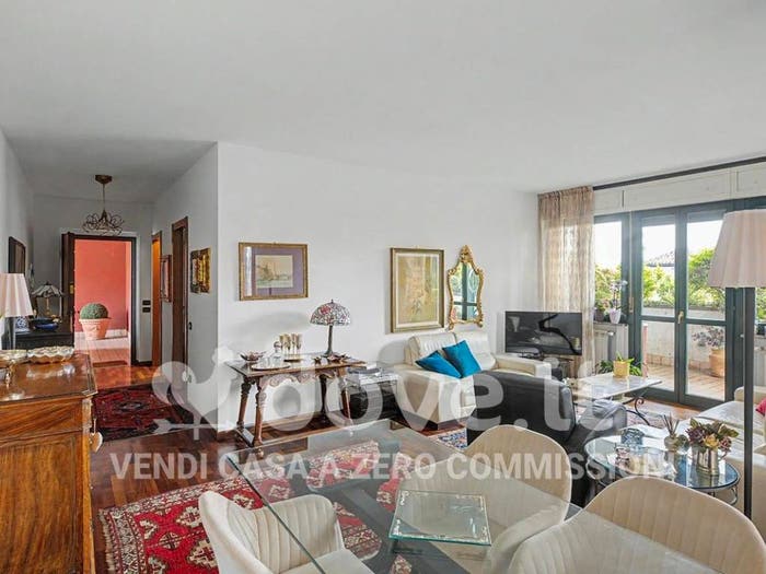 Casa con 5 locali in vendita in Via Dante Alighieri, Centro, Gazzada Schianno