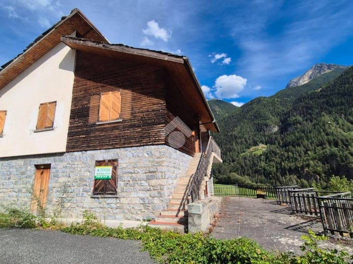 Casa con 6 locali in vendita in Frazione La Cleivaz, Valpelline