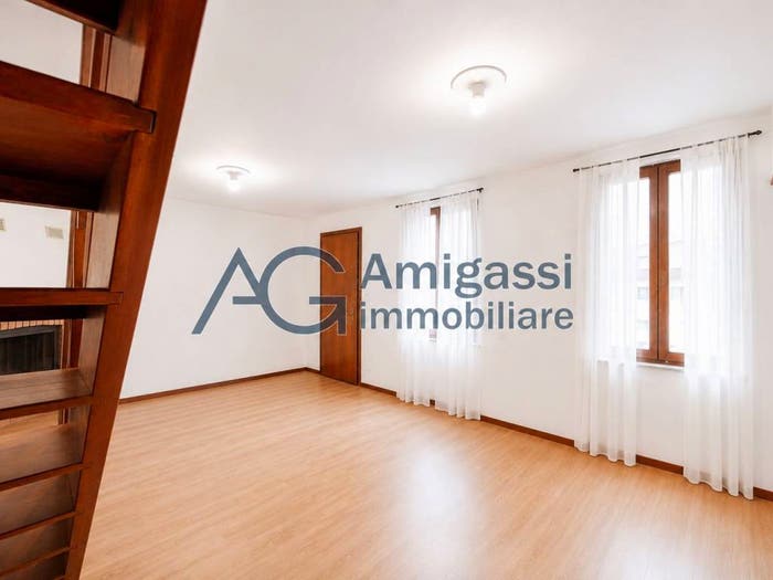 Appartamento trilocale in vendita in Viale Stazione, Centro, Albino