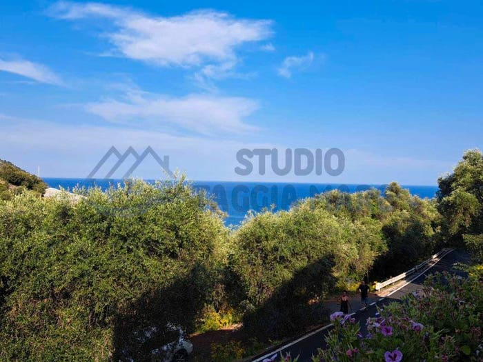 Appartamento quadrilocale in vendita in Via Civezza, San Lorenzo al Mare