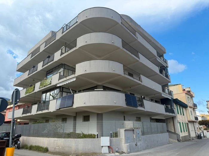 Appartamento quadrilocale in vendita in Via Nazionale Galati Marina, Galati, Messina