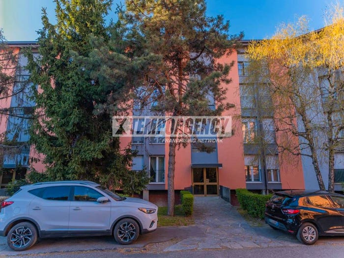 Appartamento trilocale in vendita in Via Val Lagarina, Roserio, Milano