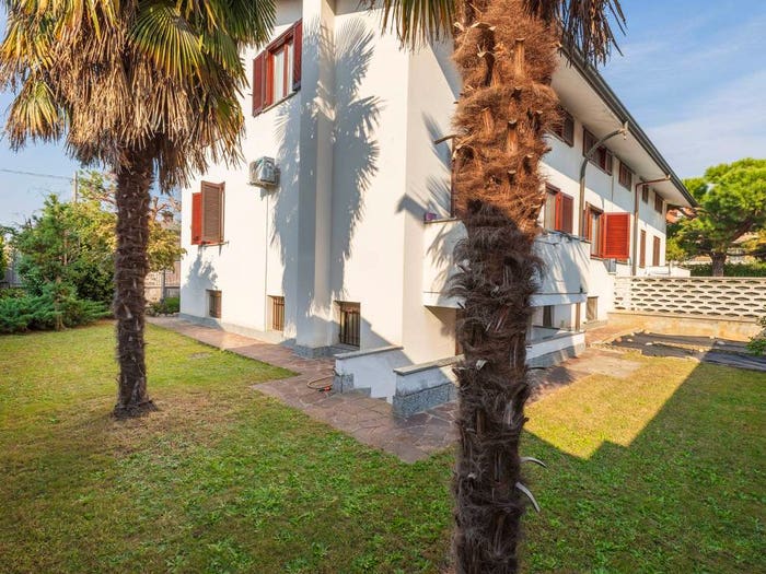 Casa con 6 locali in vendita in Via Monte Grappa, Solbiate Olona