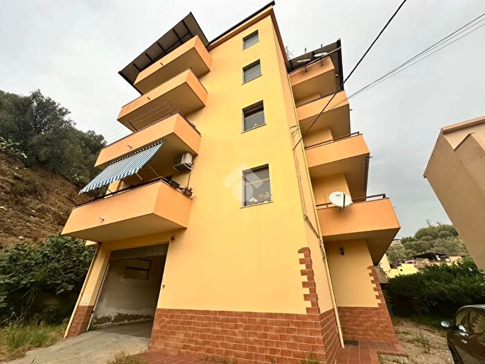 Appartamento quadrilocale in vendita in Via Provinciale San Cristoforo, Reggio Calabria