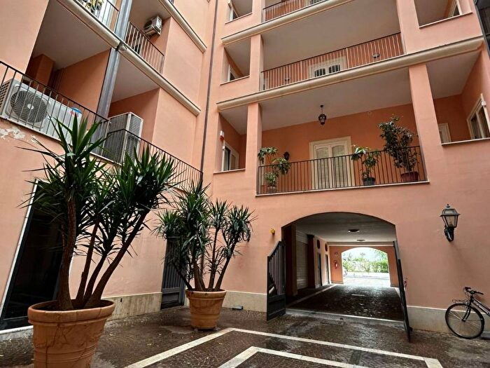 Appartamento quadrilocale in vendita in Via Raffaele Leonetti, Corso Trieste, Caserta