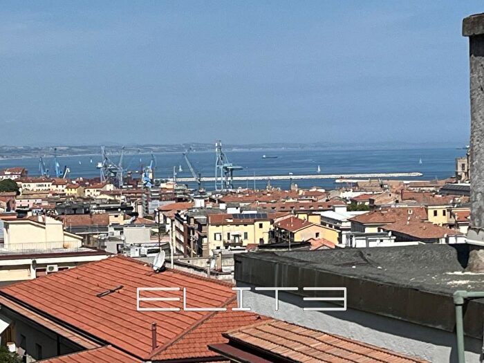 Appartamento quadrilocale in vendita in VIA ISONZO, Adriatico, Ancona