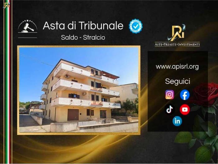Appartamento quadrilocale in vendita in Via Fratelli Bandiera, Centro, Sellia Marina