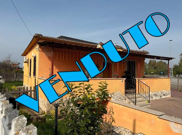 Casa quadrilocale in vendita in Via del Commercio, Montarelli Via dei Giardini, Aprilia