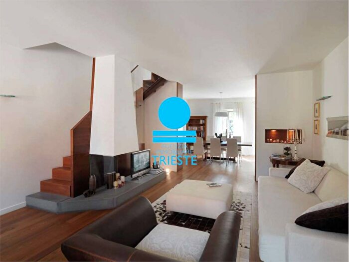 Casa con 6 locali in vendita in Via Vincenzo Monti, Piazzale Giosuè Carducci, Pesaro