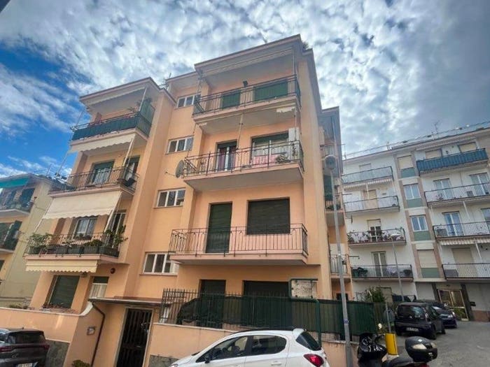 Appartamento trilocale in vendita in Centro, Arenzano