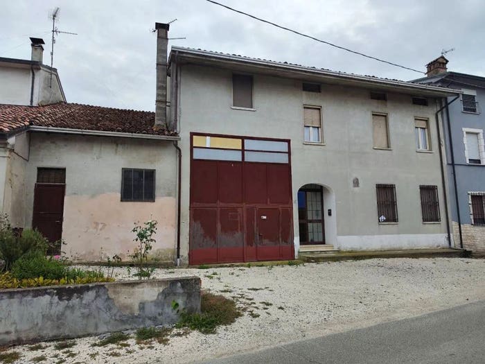 Casa con 6 locali in vendita in Strada Chiavica, Brugnolo, Rivarolo del Re ed Uniti