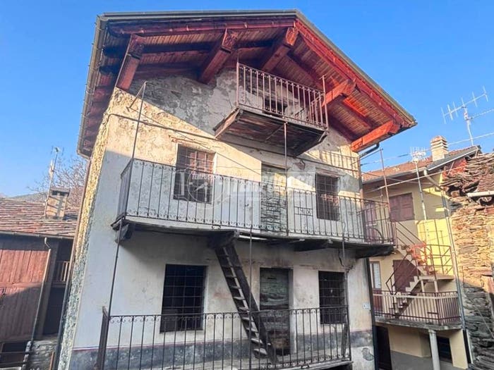Appartamento con 5 locali in vendita in Frazione Eresaz, Eresaz Sommarèse, Emarèse