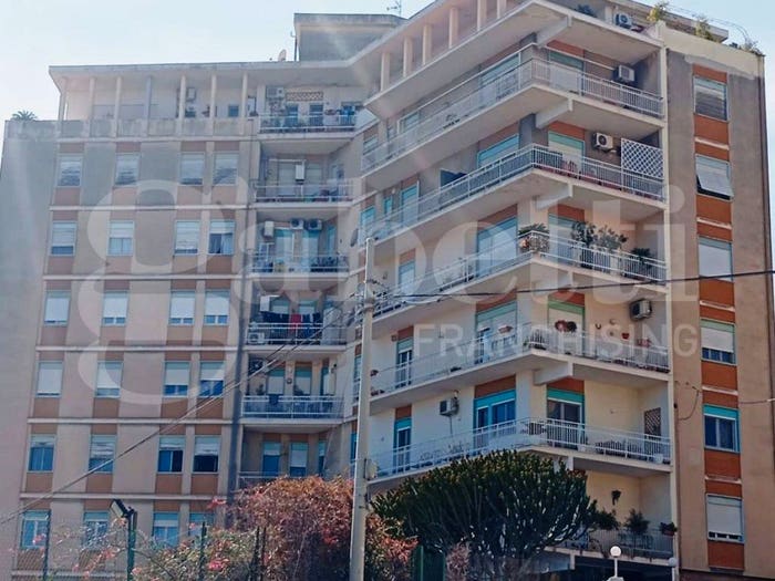 Appartamento con 6 locali in vendita in Via Colle del Pino, Nuovalucello Leonardo Da Vinci, Catania