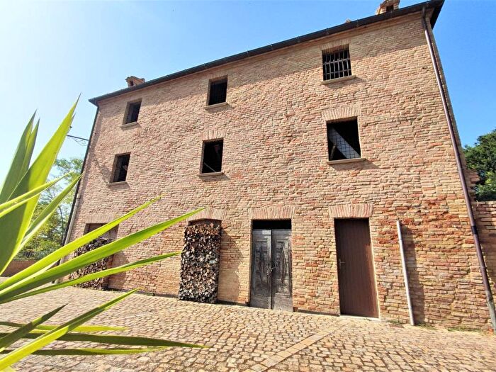 Casa con 6 locali in vendita in Strada Poggio, Terre Roveresche