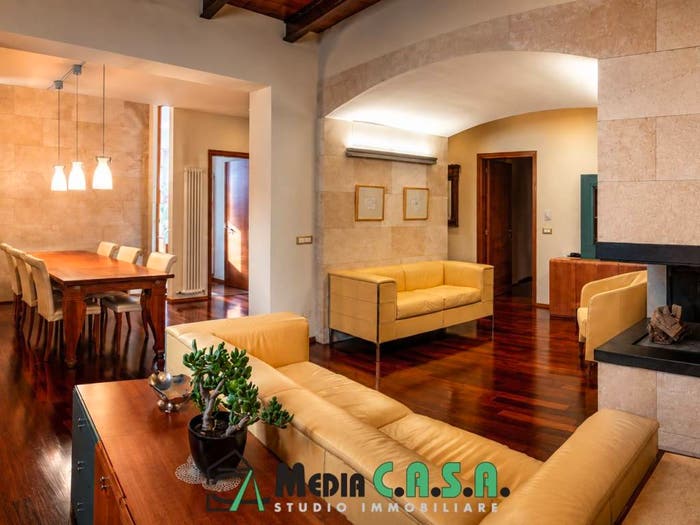 Appartamento con 6 locali in vendita in Piazza Arringo, Ascoli Piceno