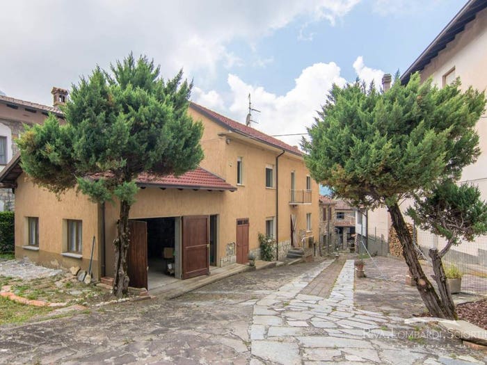 Casa quadrilocale in vendita in Frazione Forotondo, Fabbrica Curone