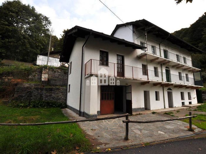 Casa con 6 locali in vendita in Frachiamo, Sparone