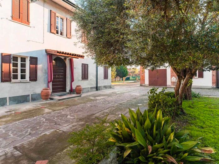 Casa con 6 locali in vendita in Cerese, Borgo Virgilio