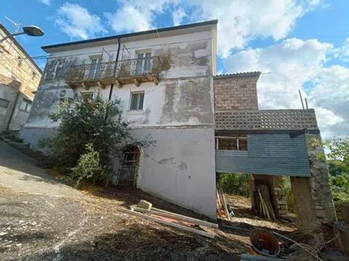 Casa con 6 locali in vendita in Via Delle Mandrelle, Altino