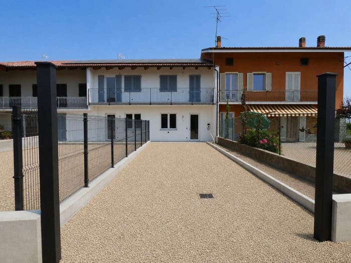 Casa con 5 locali in vendita in Via Pinerolo, Cavour